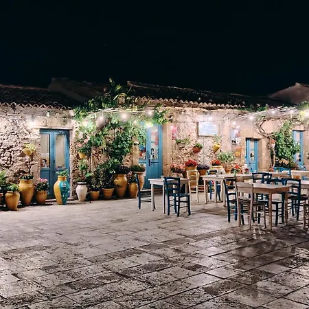 Borgo 84 Marzamemi - Casa Kuro Nyaraló *